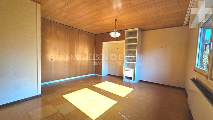 10_Zimmer-03-mit-Einbauschraenken_ID209250127OW