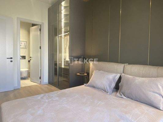 Sea View Real Estate in a Complex in Istanbul Maltepe