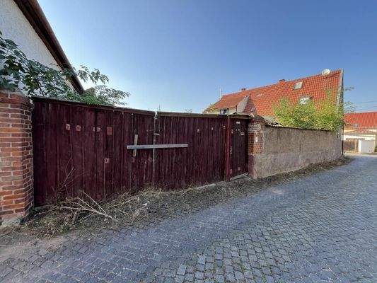 Einfahrt Grundstück