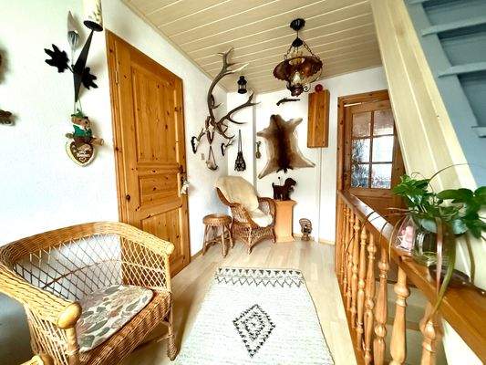 Flur mit Treppe zum Dachboden