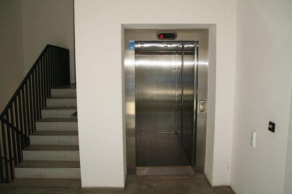 Fahrstuhl I