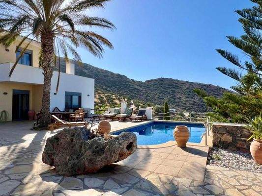 Kreta, Mochlos: Atemberaubende Villa mit Meerblick zu verkaufen