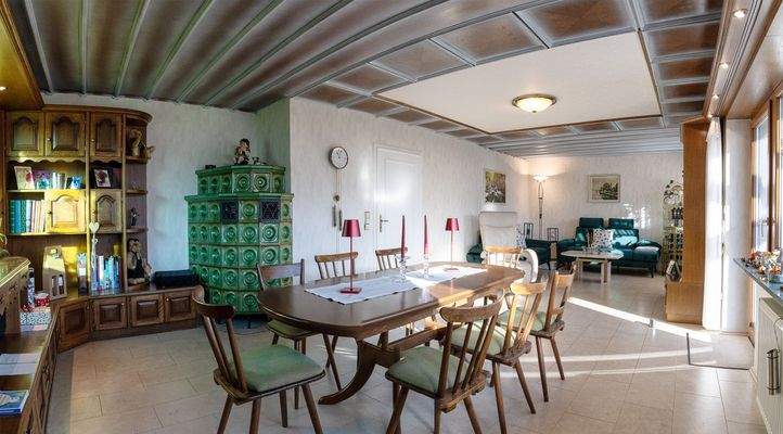 Erdgeschoss, Essbereich mit Blick zum Wohnbereich 