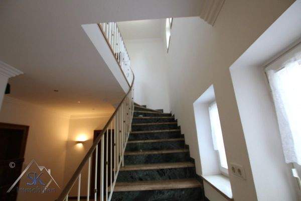 Treppe zum Obergeschoss