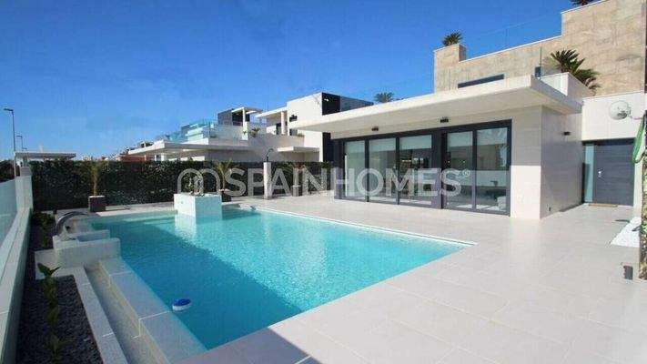 3 and 4 Bedroom Houses with Sea Views in San Miguel de Salinas