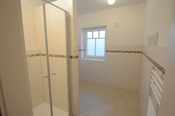 Wohnung 2 - Badezimmer