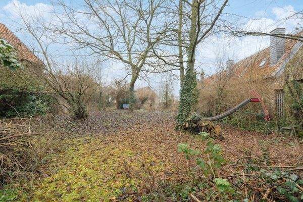 großes Gartengrundstück