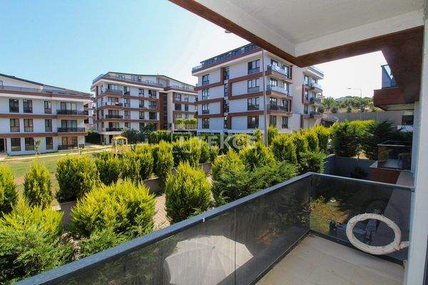 Furnished Apartment in a Complex with Pool in Yalova Çınarcık