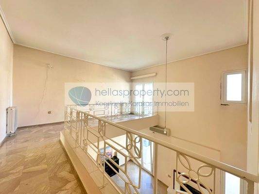 bdf2d70b41124e01a85cd86775254b69-original