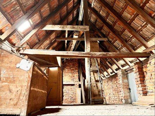 Speicher über Nebengebäude