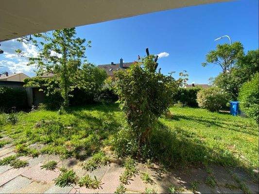 Erdgeschoss - Terrasse mit Blick in den Garten