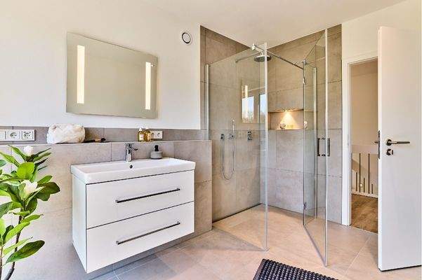 Beleuchtete Duschnischen