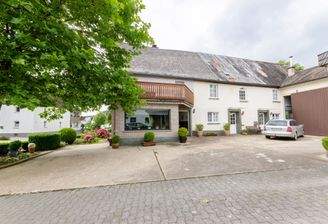 Zufahrt & Eingänge Einliegerwohnungen