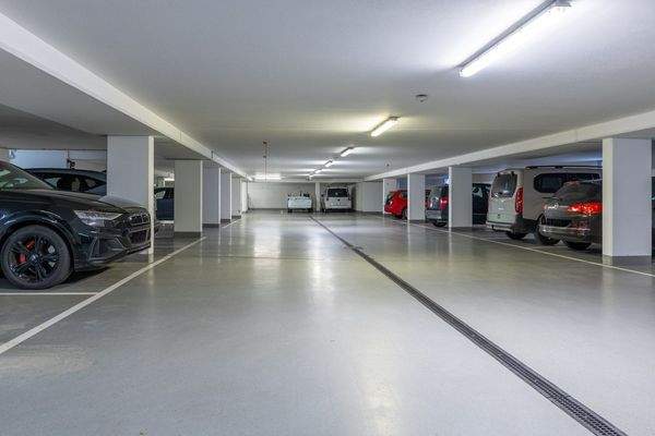 Geschmackvolle Gartenwohnung von 2013 – modern, hell und ideal gelegen