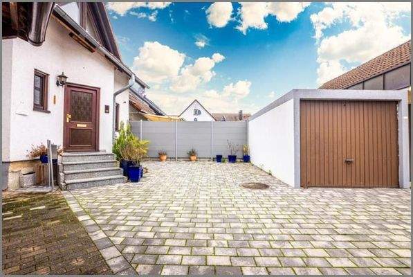 Stellplatz / Hof / Garage