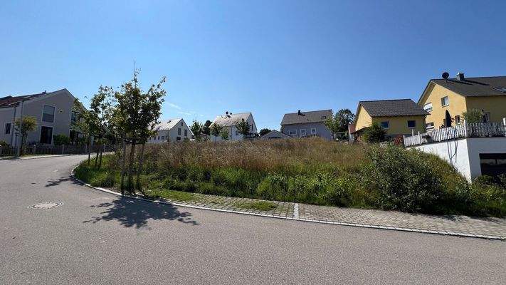 Unterhalb des Grundstücks