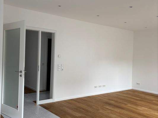 Wohnzimmer (2+4).jpg