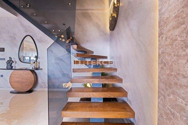 Real Estate in a Two Block Complex 600 M from the Sea in Alanya