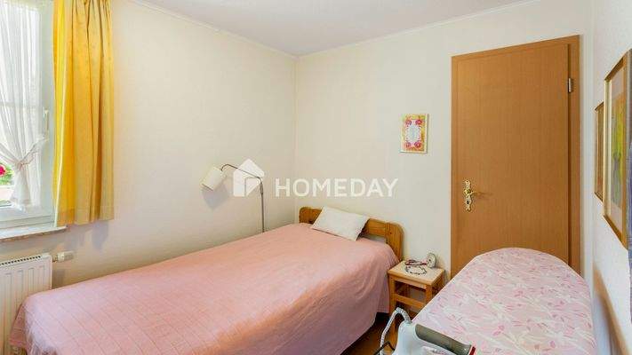 1. OG Schlafzimmer 1 1