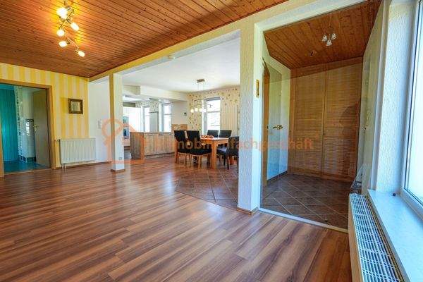 Modernes Wohn-Esszimmer