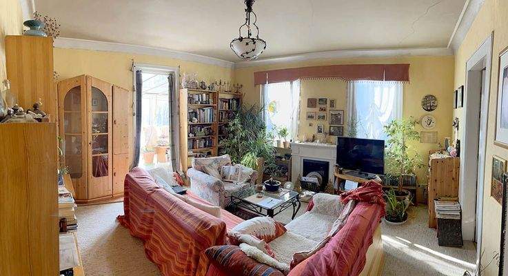 sonniges Wohnzimmer im OG