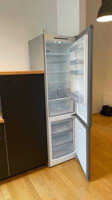 Kühl- Gefrierschrank.jpg