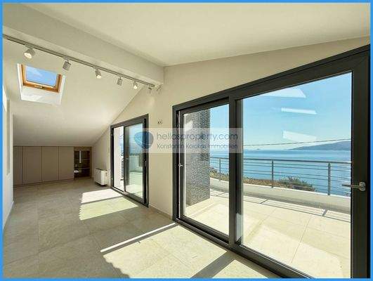 2a04704b57dc4a8284c791bbe796d4b9-original