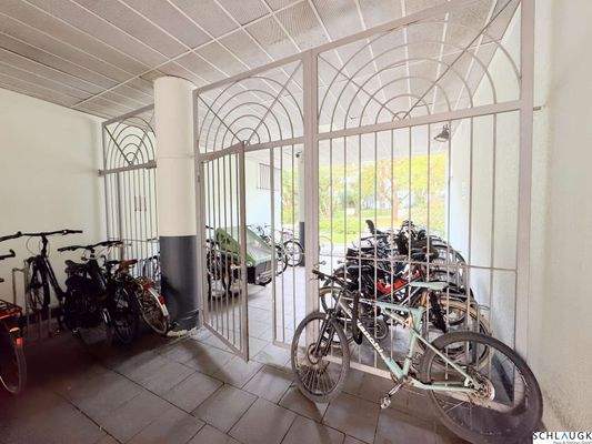 Abgeschlossener Fahrradabstellplatz