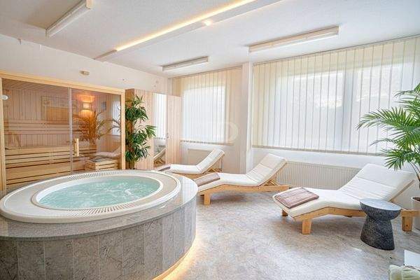 Nebengebäude digital als Saunalandschaft möbliert