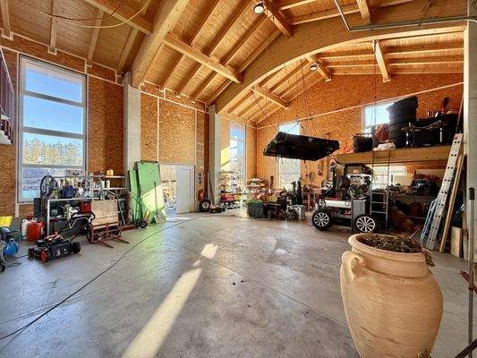 Gewerbehalle vom EG aus