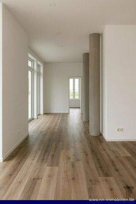 Frdl. und heller Flurbereich