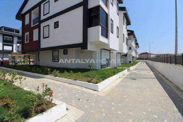 3-Bedroom Apartment with Communal Pool in Antalya Manavgat