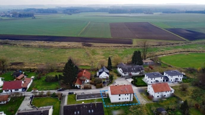 Mehrfamilienhaus mit Entwicklungspotential in Egenhofen