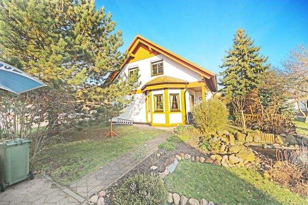 Hasuansicht / Grundstücksseite