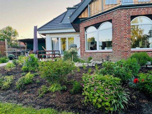 Südansicht Wohnzimmer und Terrasse