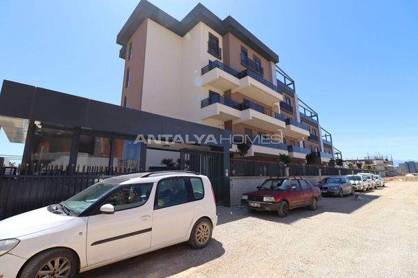 Apartments in a Complex with Swimming Pool in Aksu Altintas