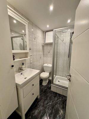 Bad 1 von 2 (Erdgeschoss)