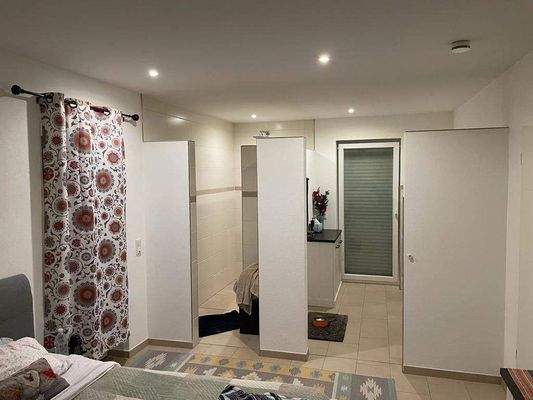 Dusch- und Ruhezone am Spa- bzw. Sportbereich