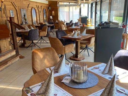 Gastraum Wintergarten.jpg