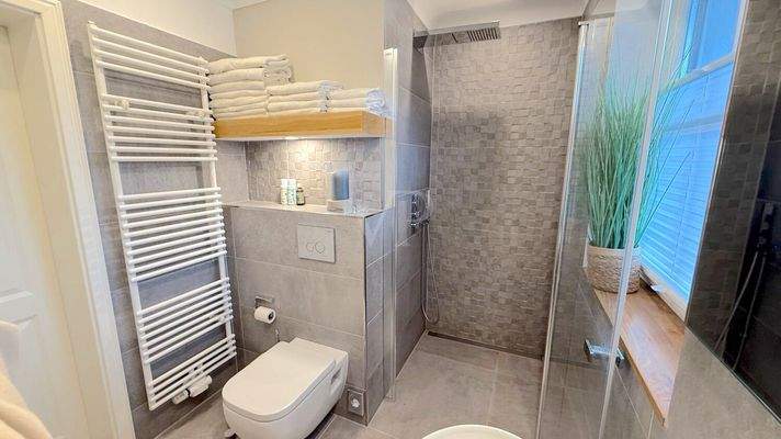 Duschbad mit Sauna EG