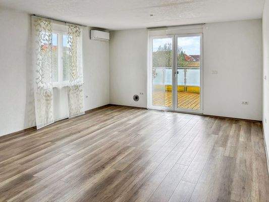 Wohnzimmer mit Klimaanlage