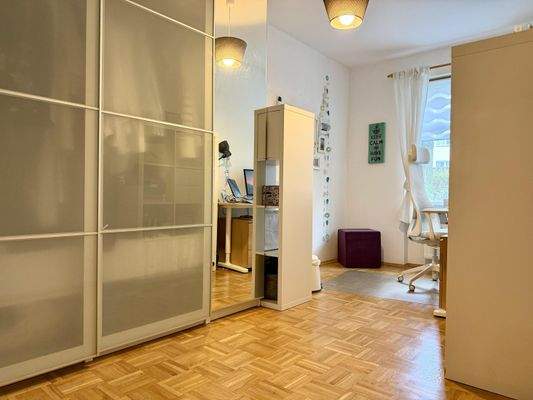 Kinder-/ Arbeitszimmer