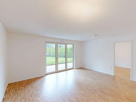 Wohnbereich mit Zugang zur Terrasse