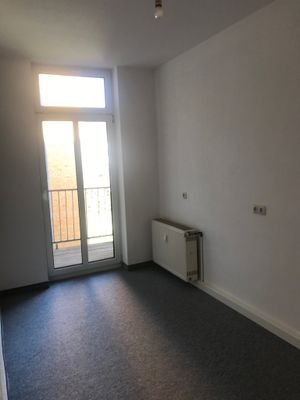 Kinderzimmer mit Balkon (2).JPG