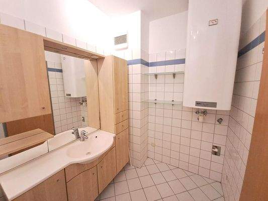 Bad mit Waschmaschinenanschluss