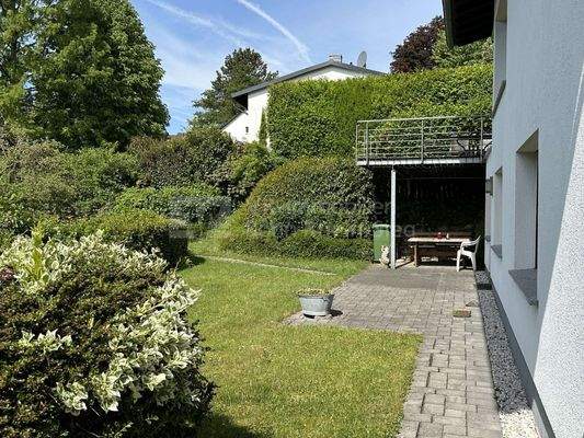 untere Terrasse überdacht