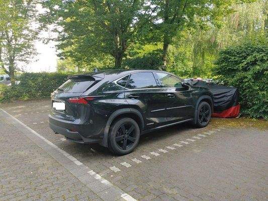 Stellplatz für PKW und Zweirad