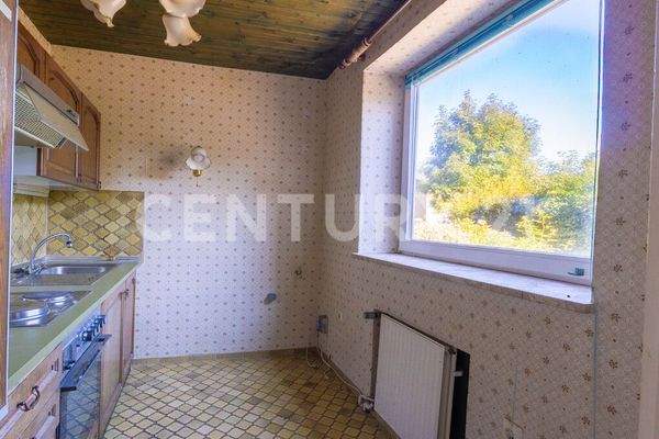 Küche mit schönem Ausblick ins  Grüne