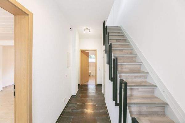 Treppenaufgang || EG