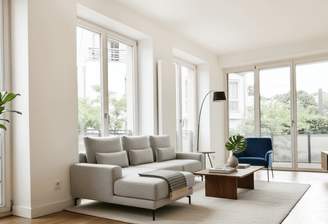 Modernes Wohnzimmer mit Terrasse